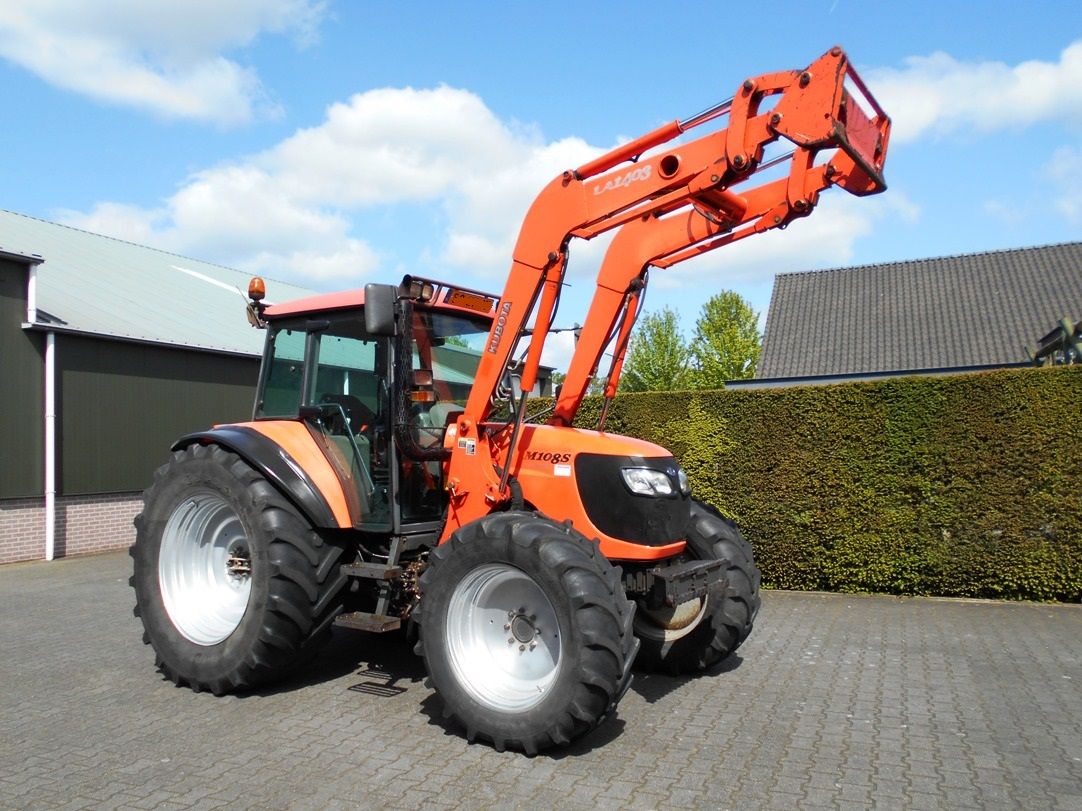 Kubota M-108 + frontlader