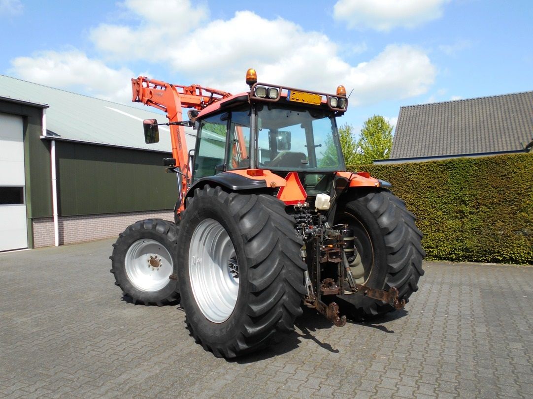 Kubota M-108 + frontlader