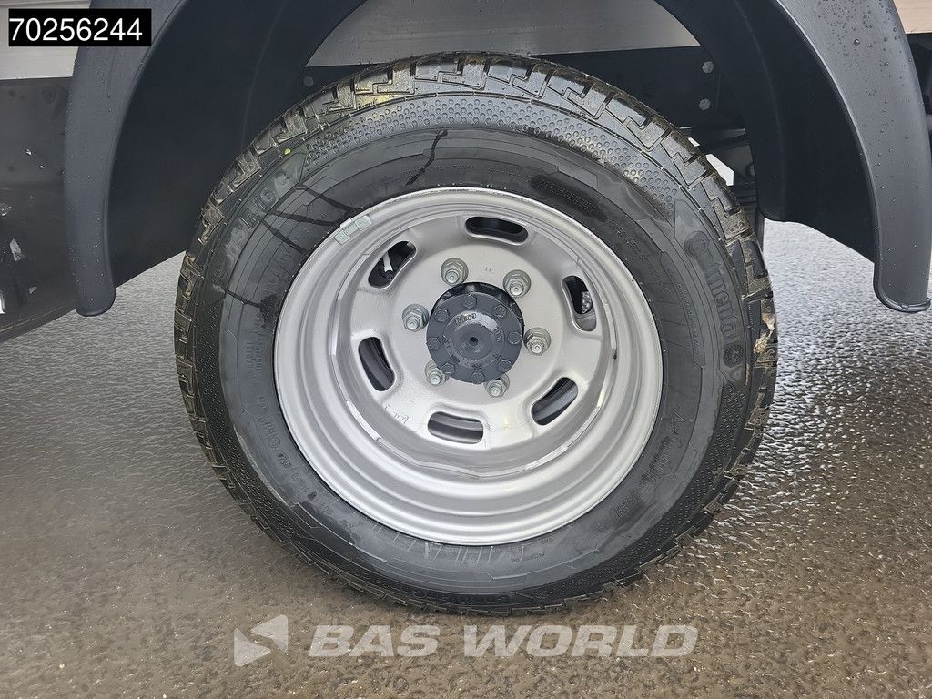 Iveco Daily 35C18 3.0L Automaat Laadklep Zijdeur Dubbellucht Bakwagen 180PK LED Airco Cruise Camera Lat om Lat D'Hollandia Bakwagen Meubelbak Koffer Airco Cruise control