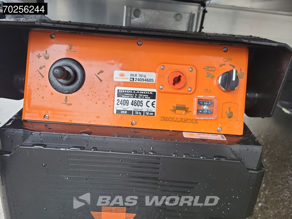 Iveco Daily 35C18 3.0L Automaat Laadklep Zijdeur Dubbellucht Bakwagen 180PK LED Airco Cruise Camera Lat om Lat D'Hollandia Bakwagen Meubelbak Koffer Airco Cruise control