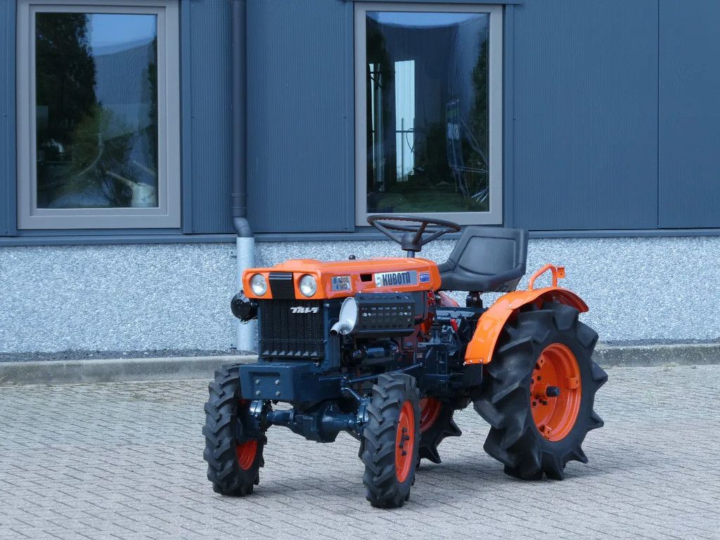 Kubota B7000 4wd / Koopje