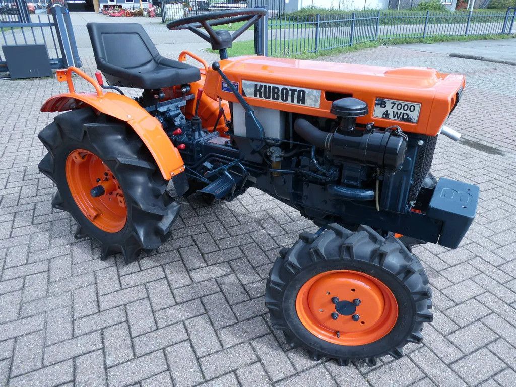 Kubota B7000 4wd / Koopje