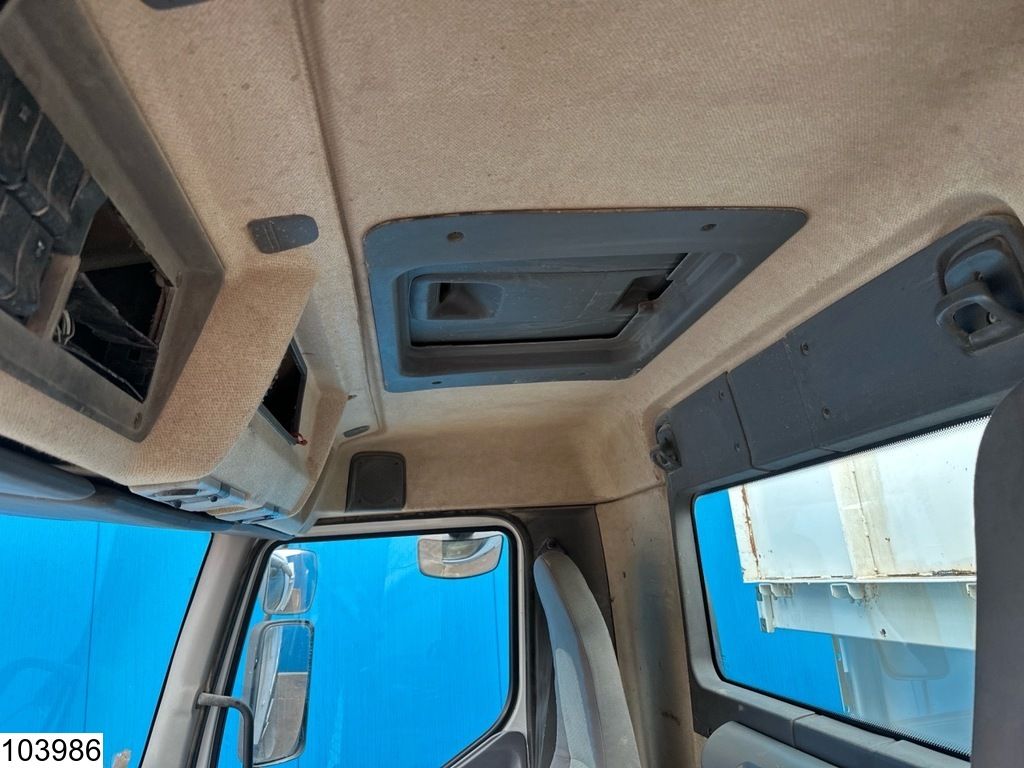 Renault Kerax 380 Dxi 8x4, Manual transmission, Steel spring suspension