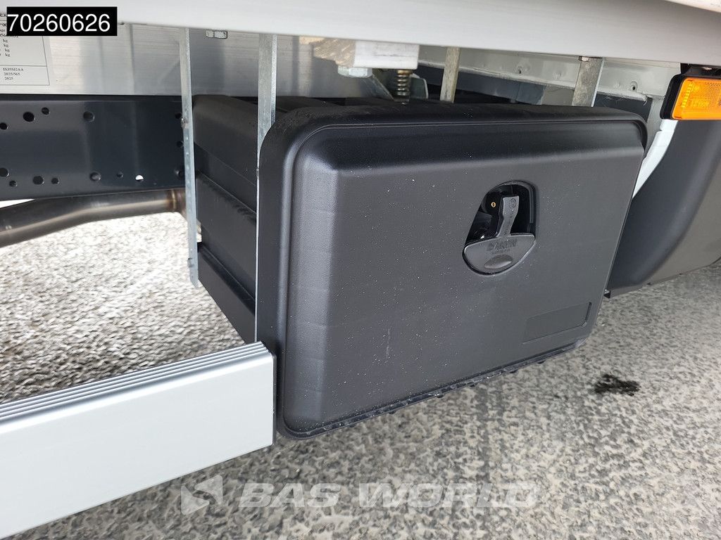Iveco Daily 35S21 3.0L 210PK Automaat Schuifzeilen Laadklep ACC LED CarPlay Euro6 Schuifzeil Zeilen Koffer Meubelbak Bakwagen Klima