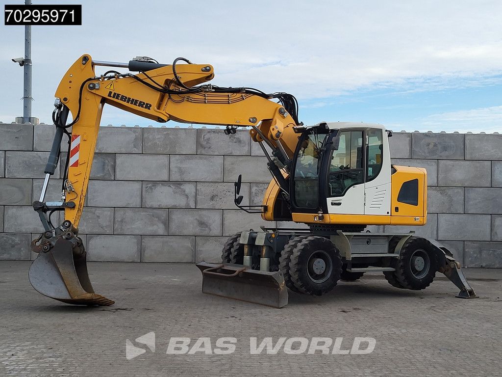 Liebherr A918 Compact