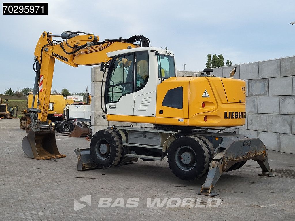 Liebherr A918 Compact