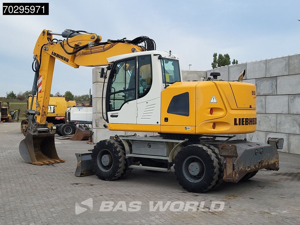 Liebherr A918 Compact