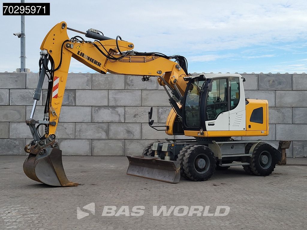 Liebherr A918 Compact