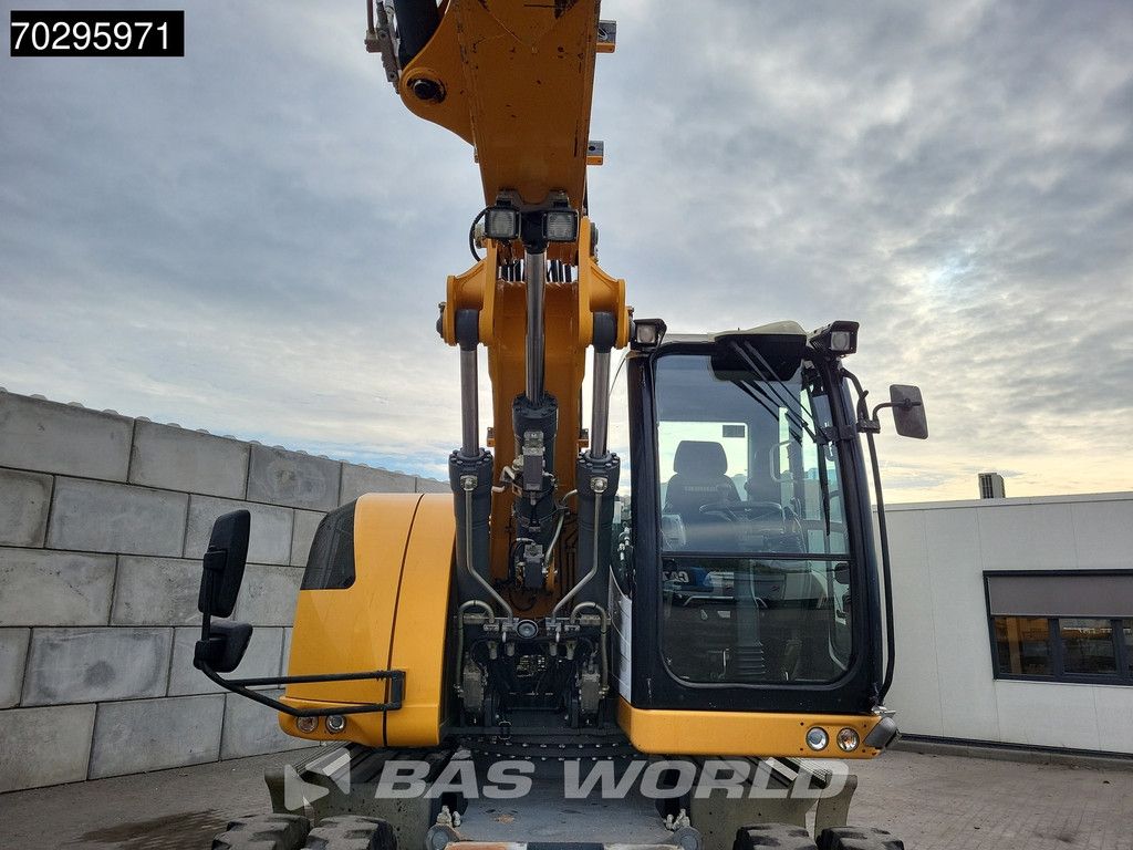 Liebherr A918 Compact