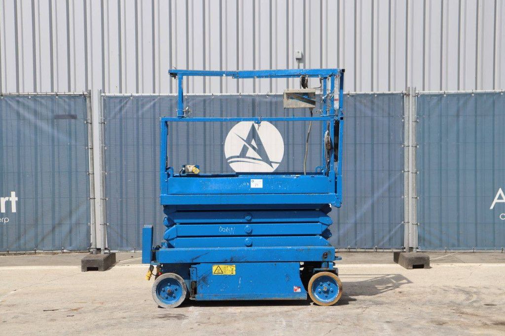 Scissor Lift Skyjack SJ III-3219 Electric 7.8m 2012