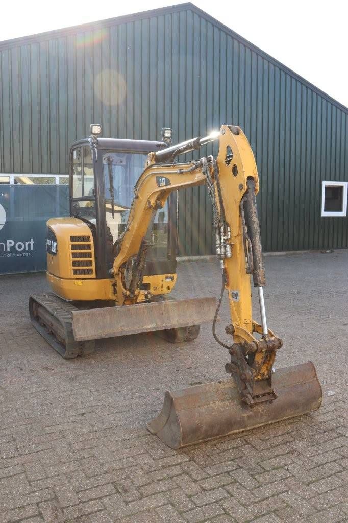 Raupenbagger Caterpillar 302.7D Diesel 2012