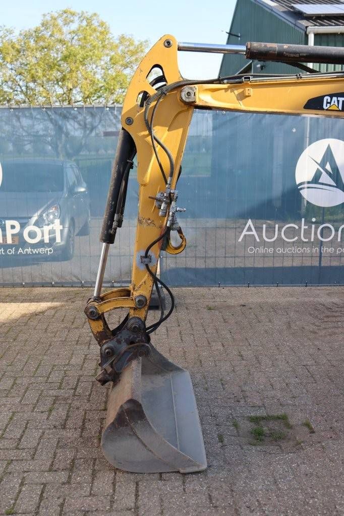 Raupenbagger Caterpillar 302.7D Diesel 2012