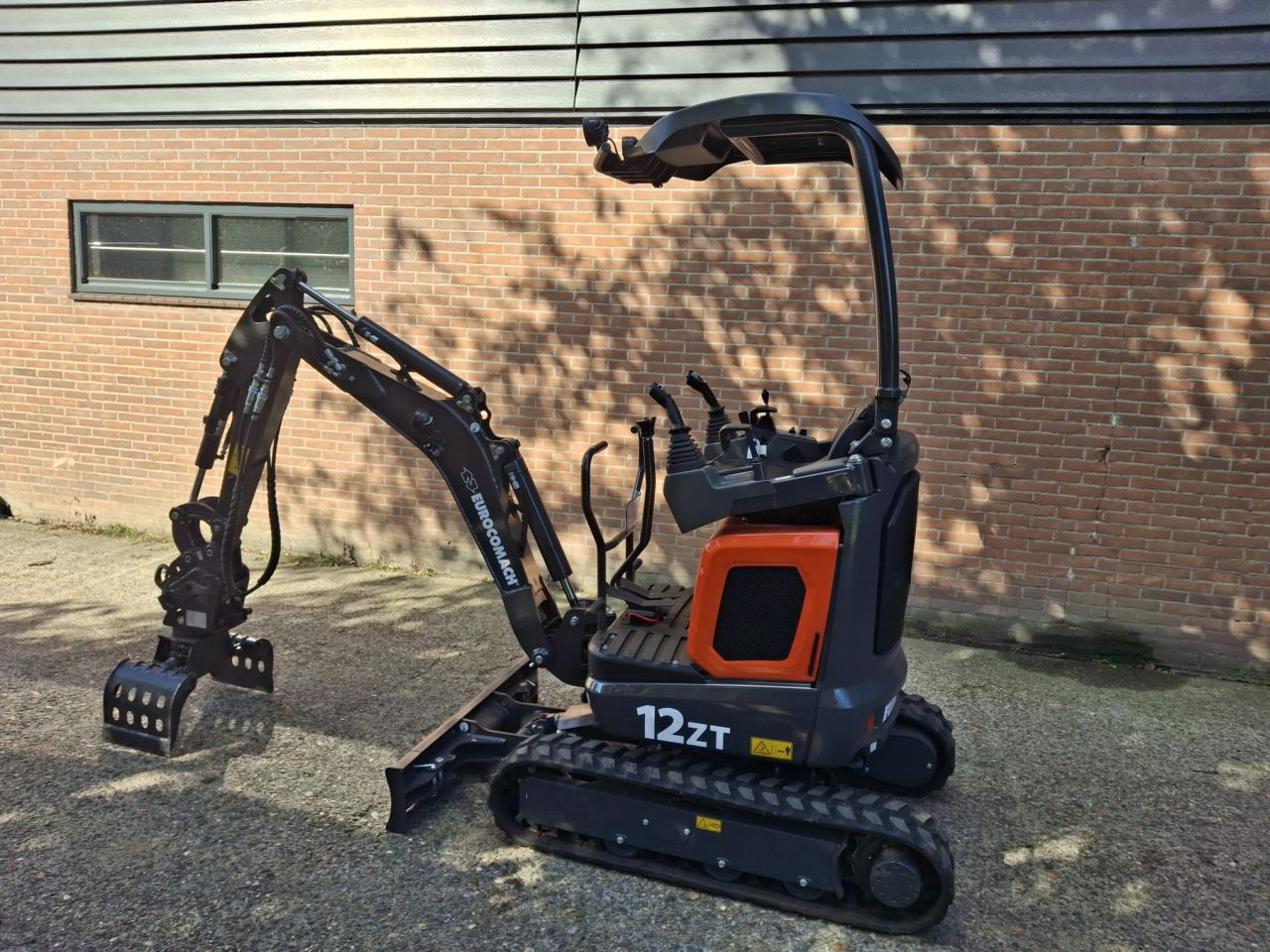 Demo Eurocomach 12ZT minigraver