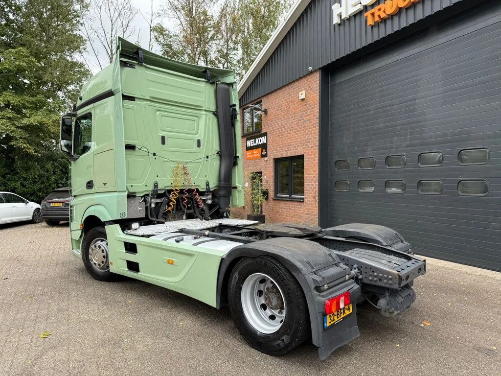 Mercedes-Benz Actros 1842 4X2 Streamspace Side skirts 2x tank NL Truck