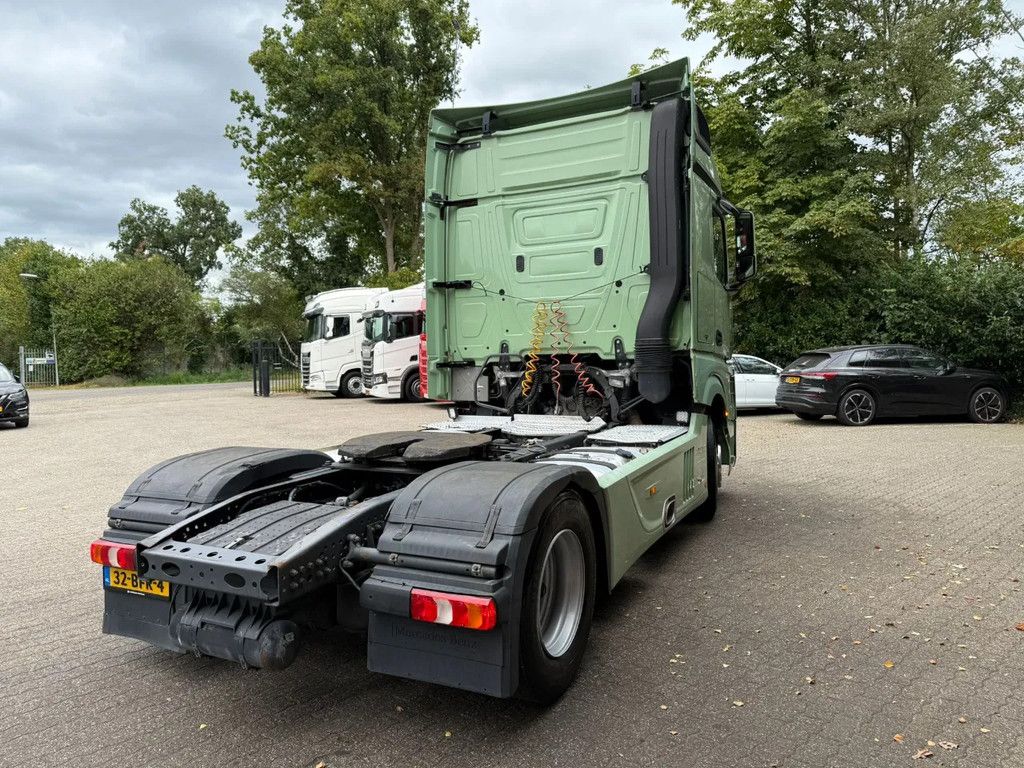 Mercedes-Benz Actros 1842 4X2 Streamspace Side skirts 2x tank NL Truck