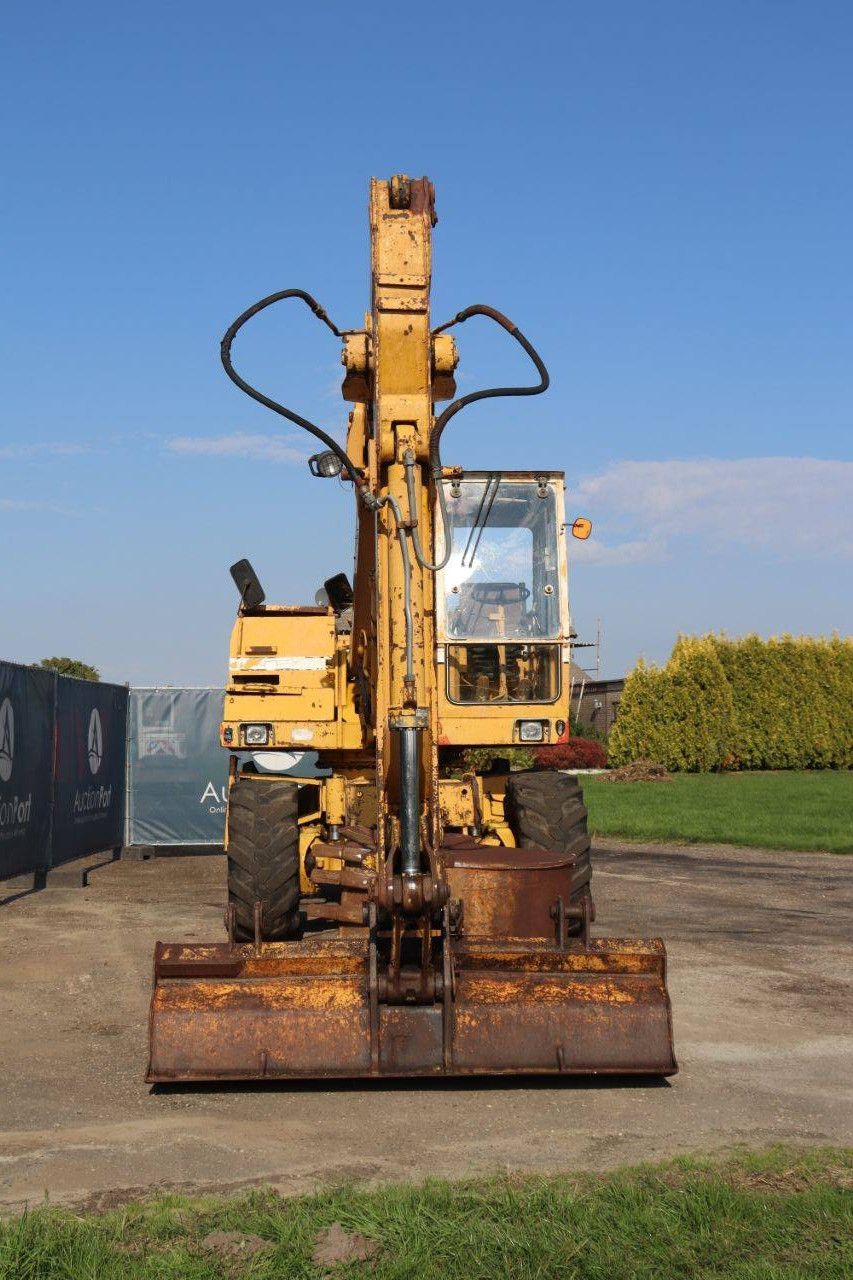 Wheel excavator Liebherr A911C Diesel 88kW 1977