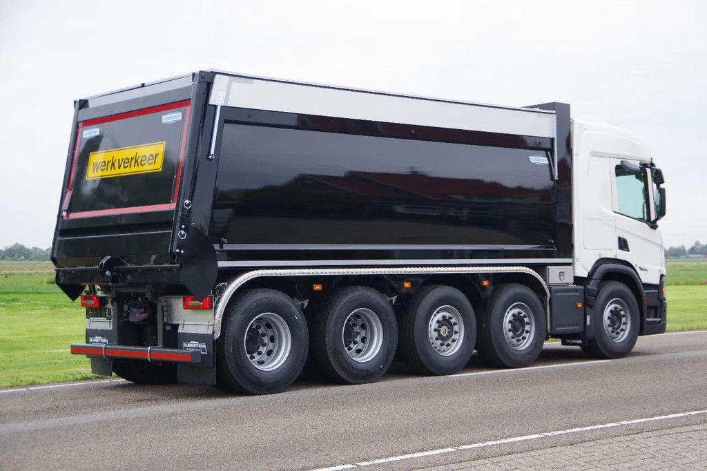 Scania 10x4 Quadro 46-ton met hefbare uitschakelbare 5de as en Gijsbertsen achterover kipper