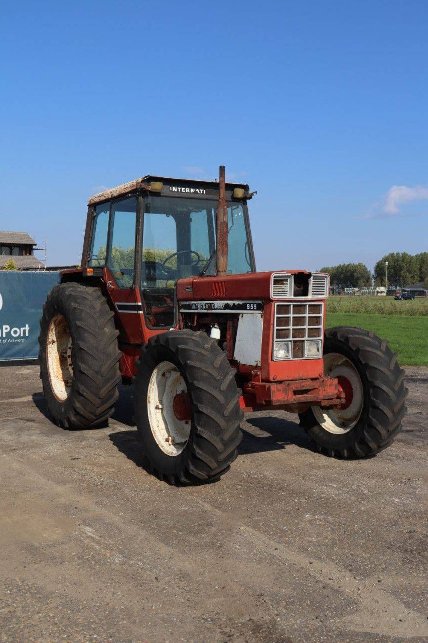 Traktor International Harvester 955-A Diesel 61kW