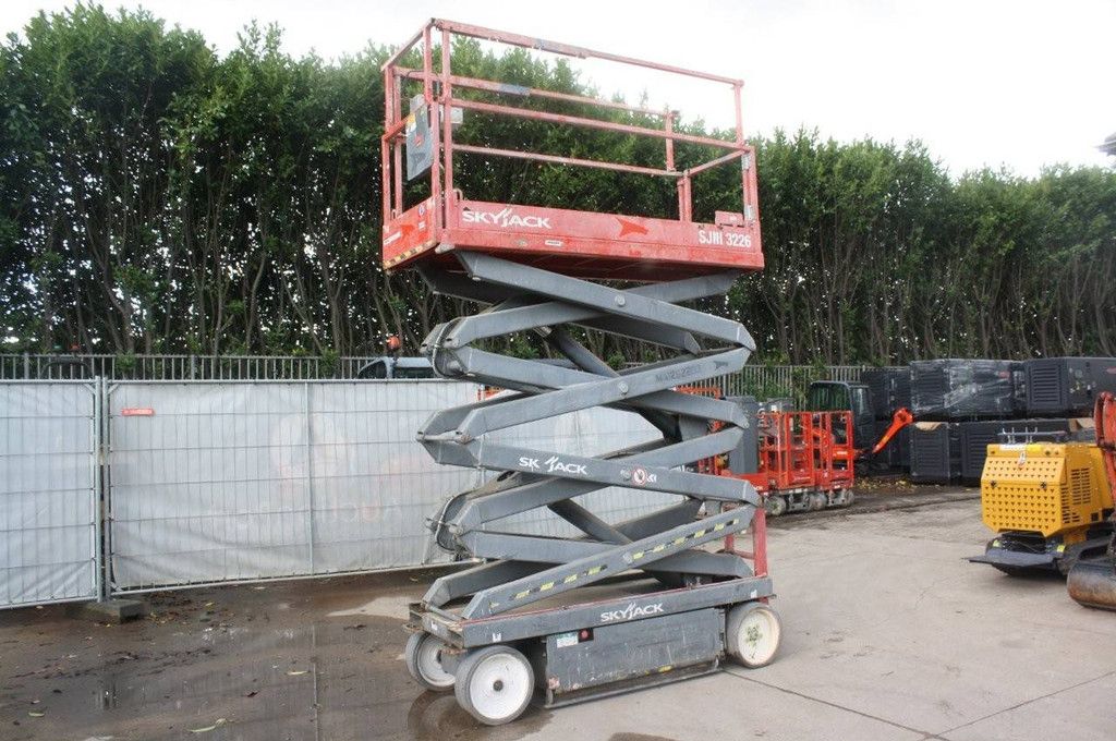 Scherenbühne SkyJack SJ3226 Elektrisch 10m 2015