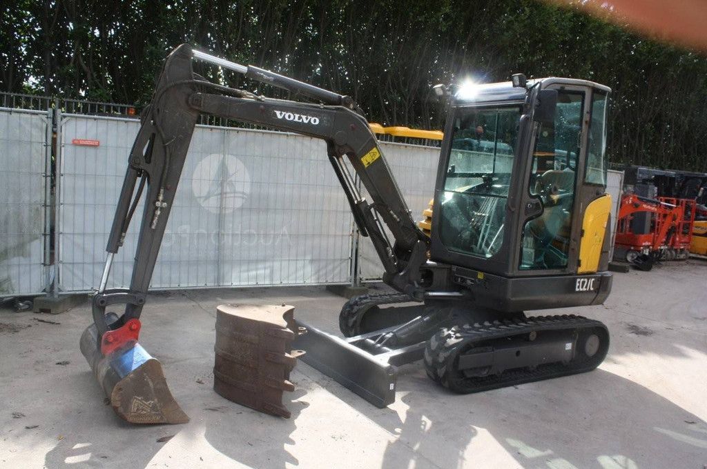 Crawler excavator Volvo EC27C Diesel 20.4kW 2015