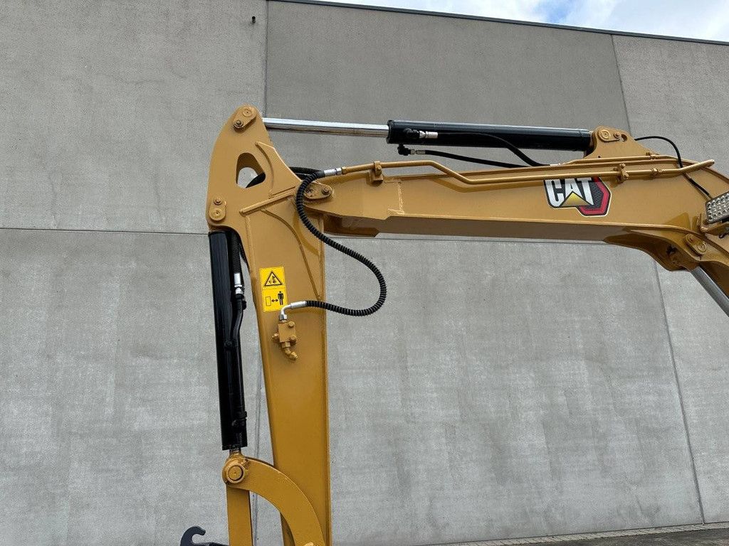 Raupenbagger Caterpillar 305.5E2 Diesel 2018