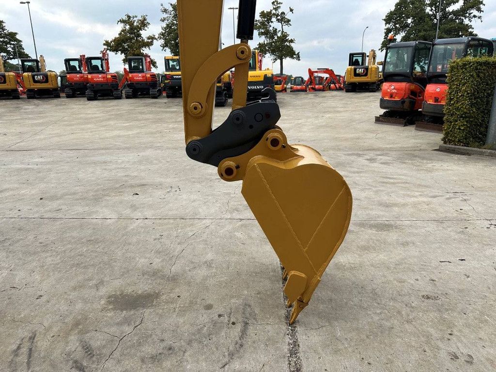 Raupenbagger Caterpillar 305.5E2 Diesel 2018