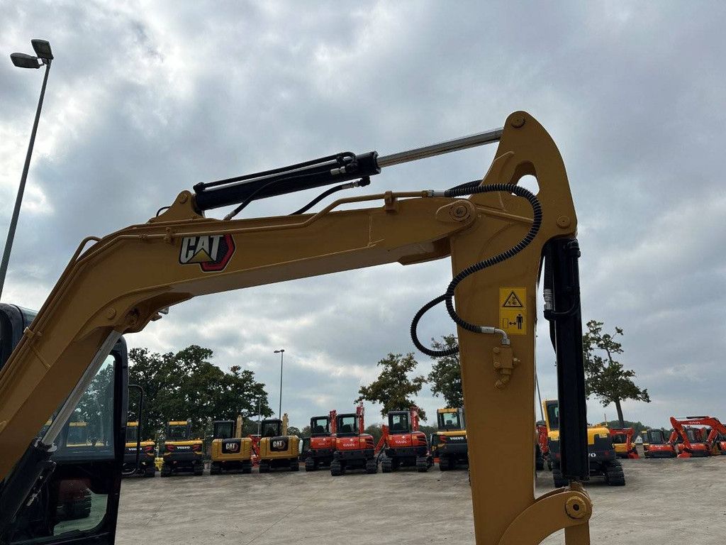 Raupenbagger Caterpillar 305.5E2 Diesel 2018