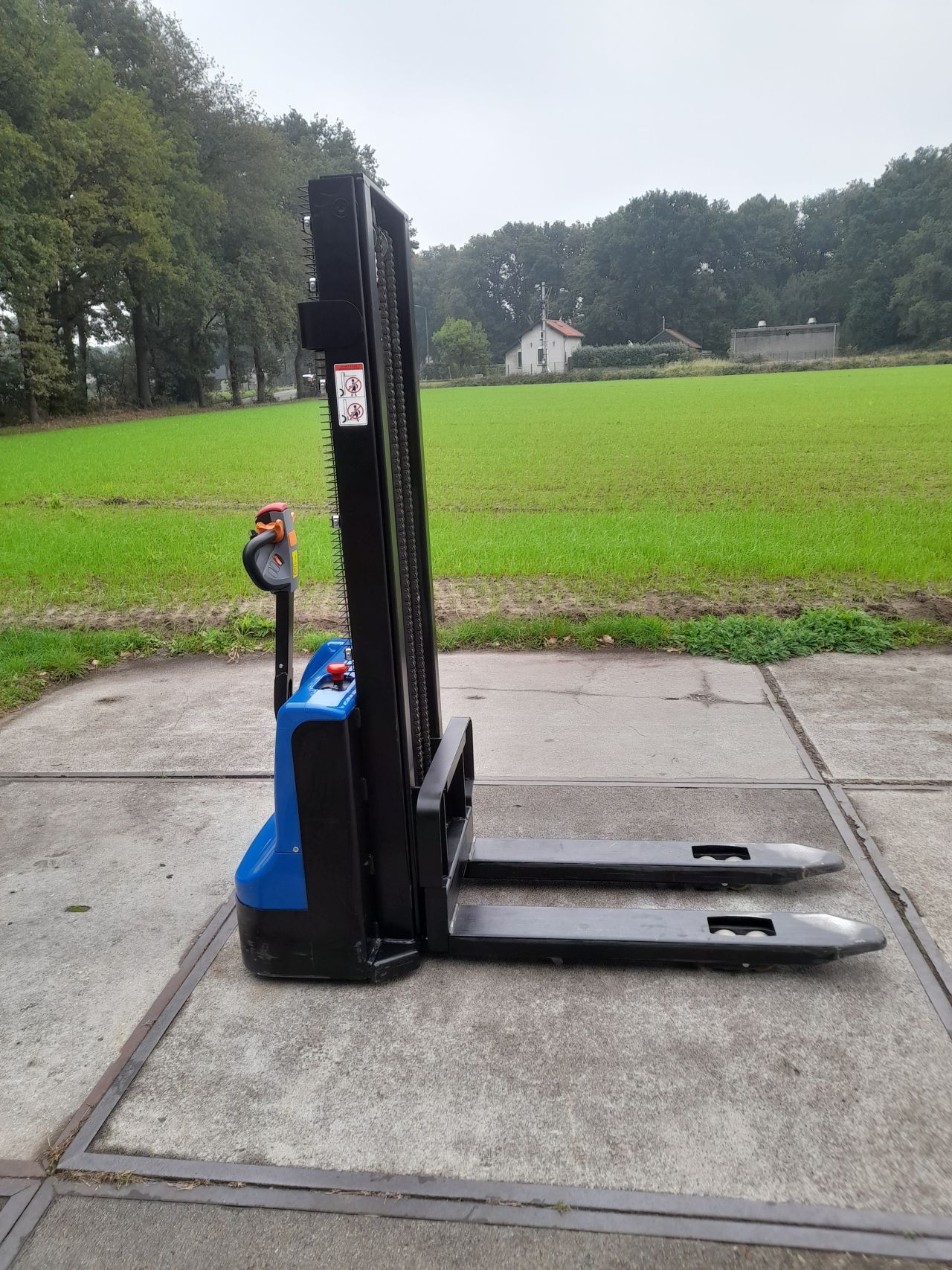 Solidhub stapelaar 3 meter hefhoogte ZGAN