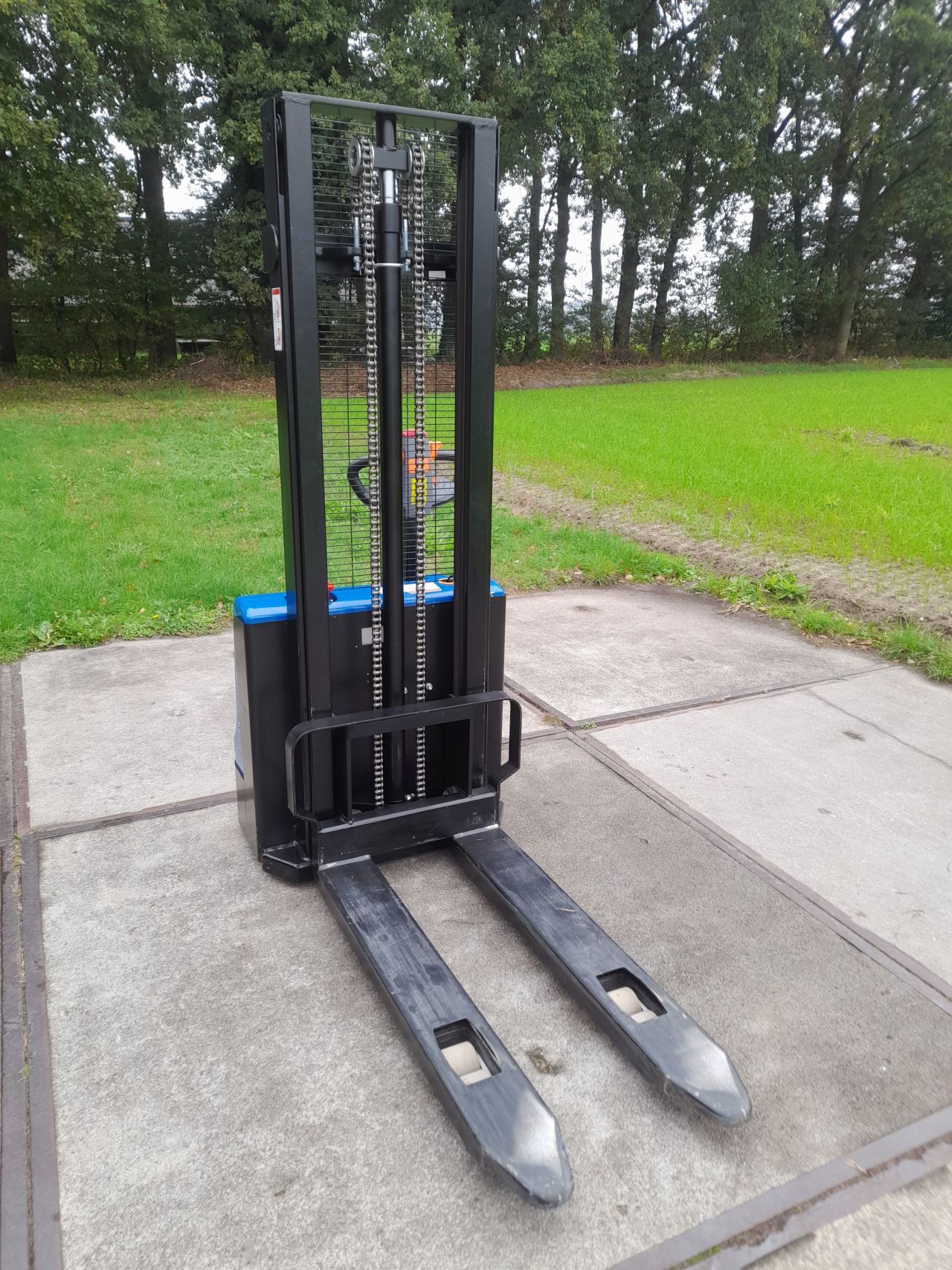 Solidhub stapelaar 3 meter hefhoogte ZGAN