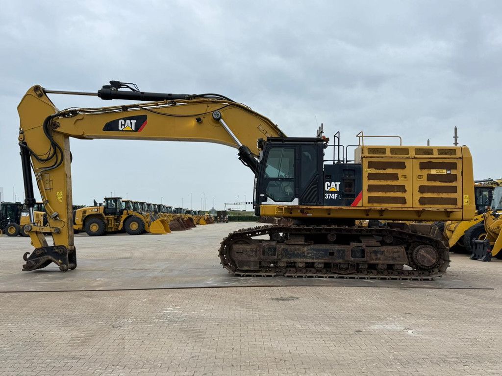 Caterpillar 374FL