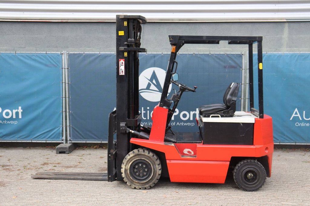 Gabelstapler NYK FB20 Elektro 1050kg 5,5m