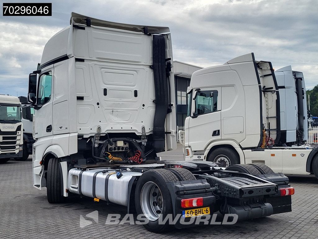 Mercedes Actros Actros 1842 4X2 GigaSpace NL-Truck Mega 2xTanks ACC Standklima Euro 6