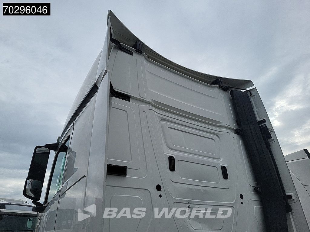 Mercedes Actros Actros 1842 4X2 GigaSpace NL-Truck Mega 2xTanks ACC Standklima Euro 6
