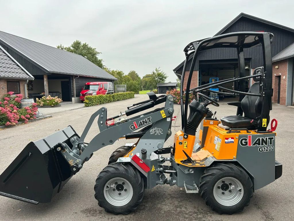 Giant G1200