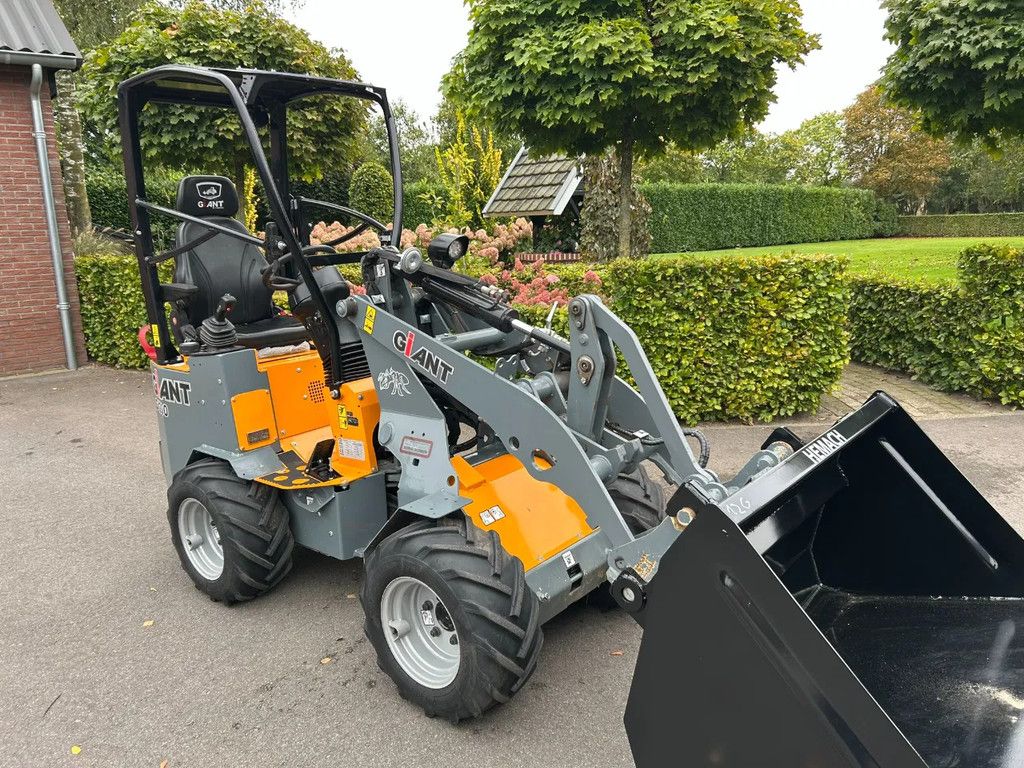 Giant G1200