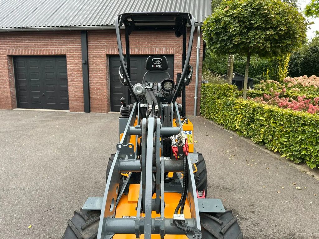 Giant G1200