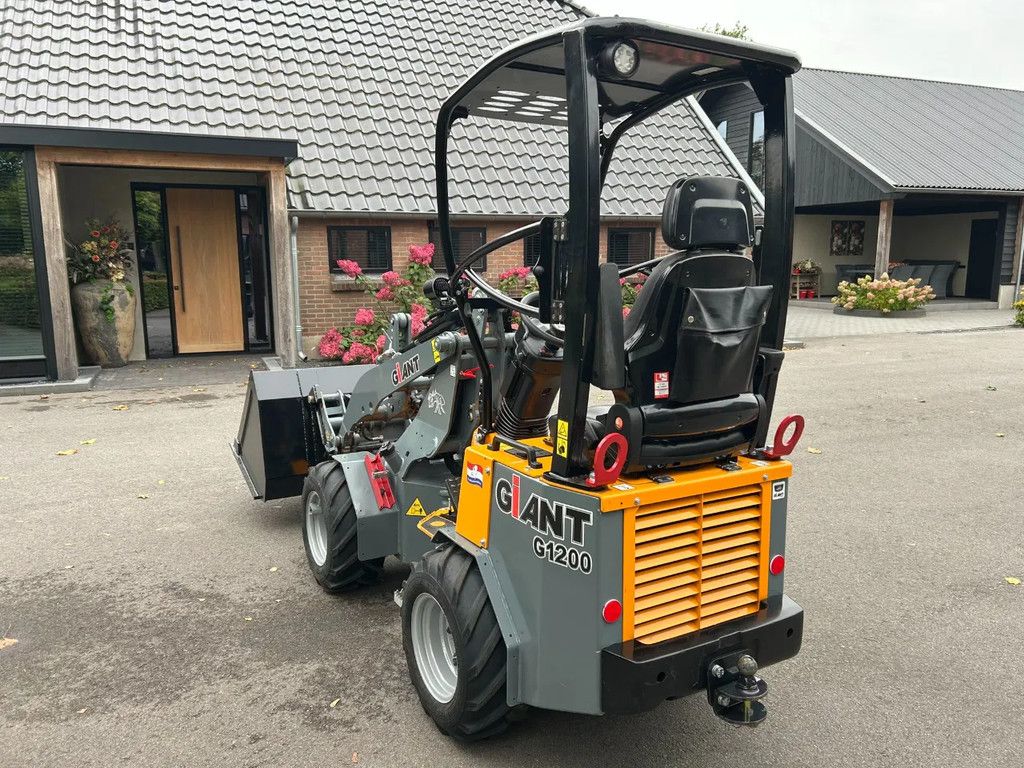 Giant G1200