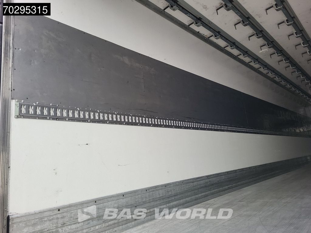 Lamberet SR2B-5T8-1B 3 axles 5x meat rails