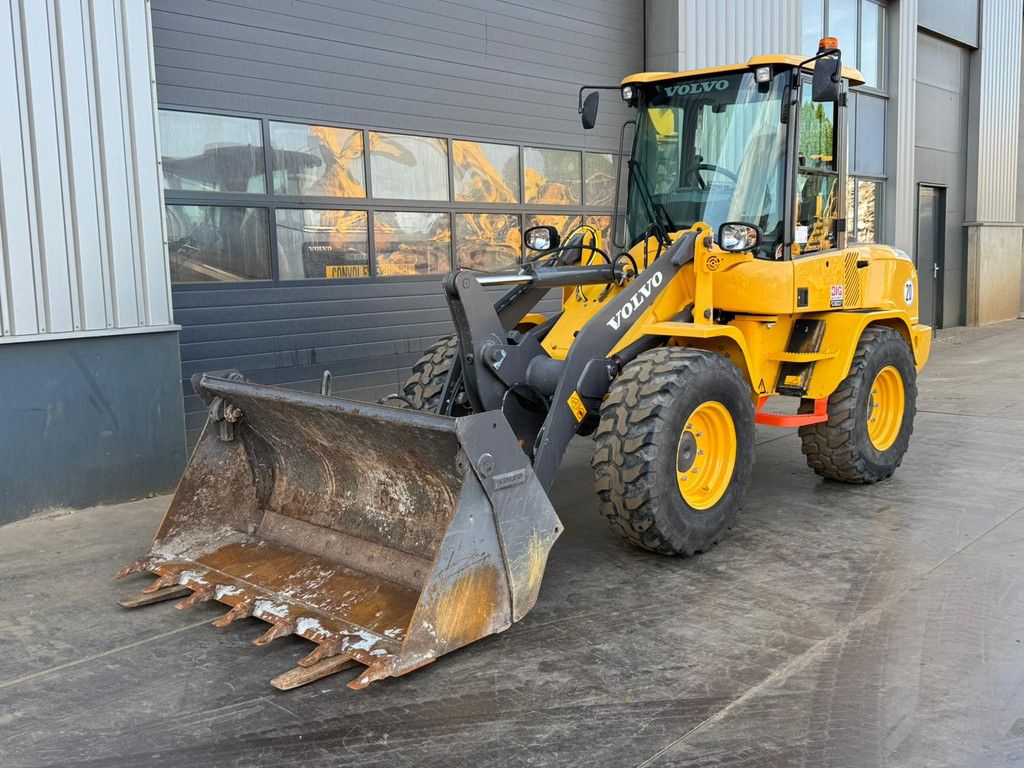 Volvo L30G