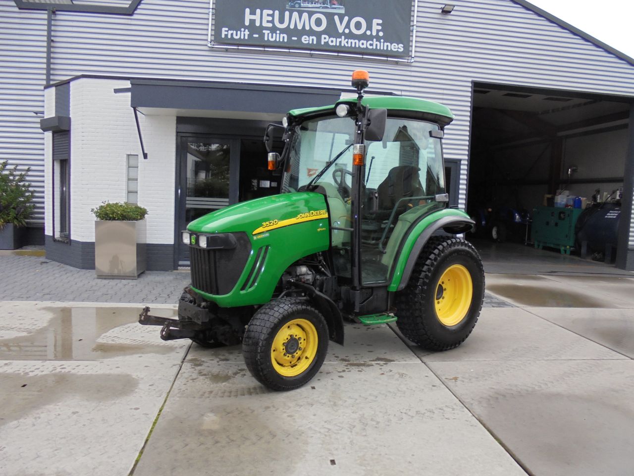 John deere 3520