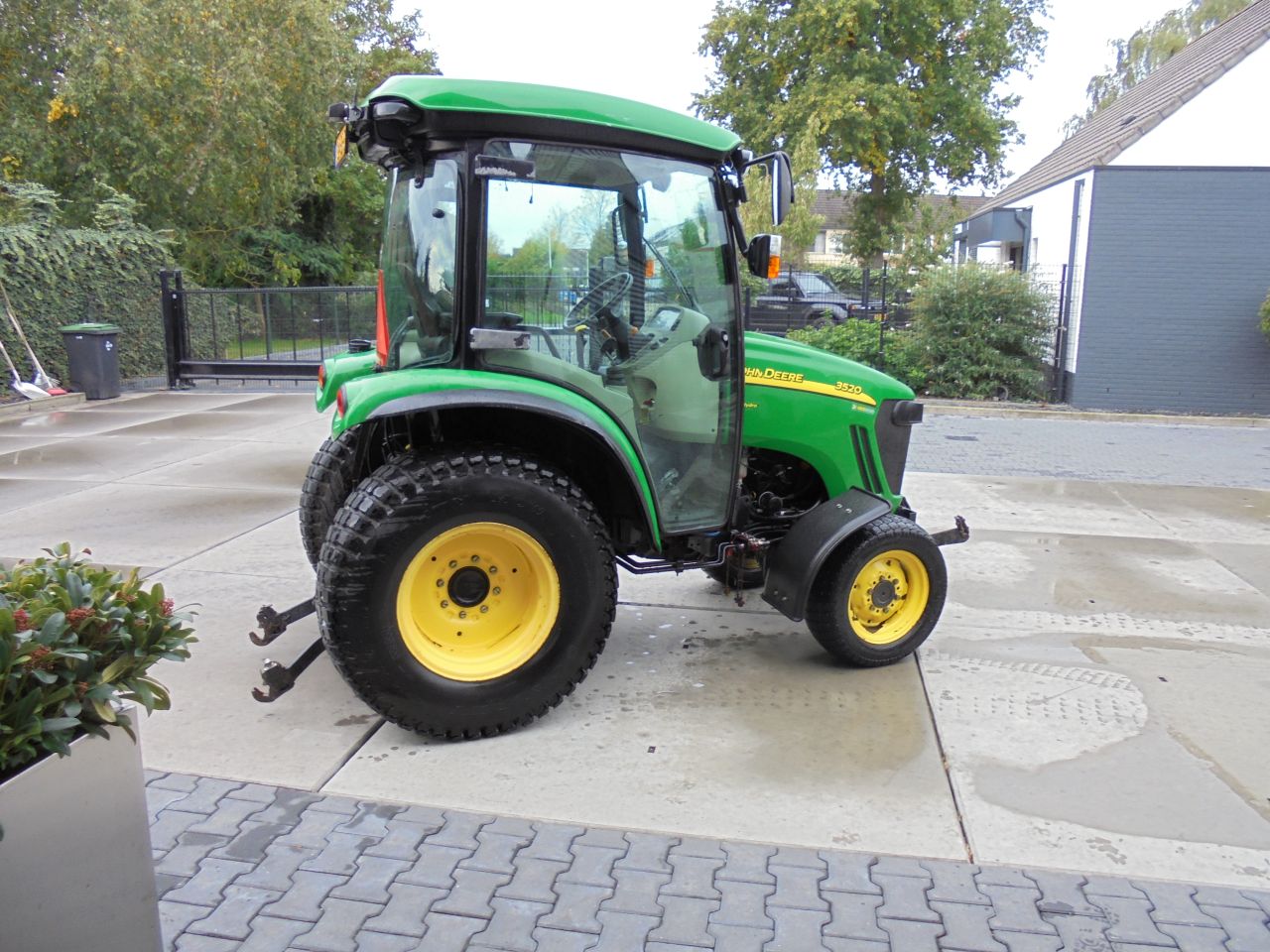 John deere 3520