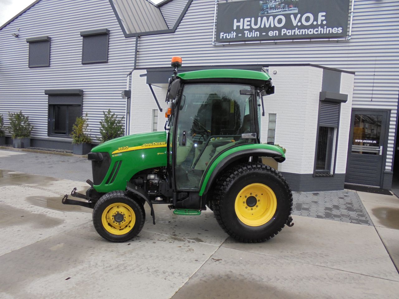 John deere 3520
