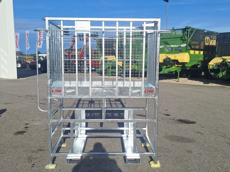 Fliegl AgroCenter Arbeitsbühne hoch