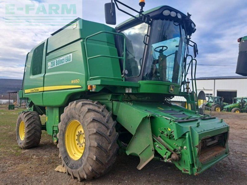 John Deere w650