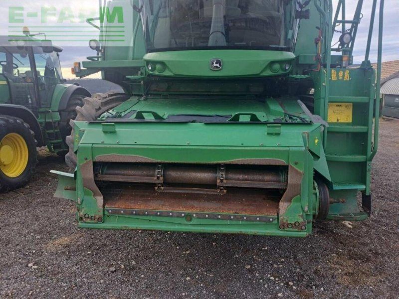 John Deere w650