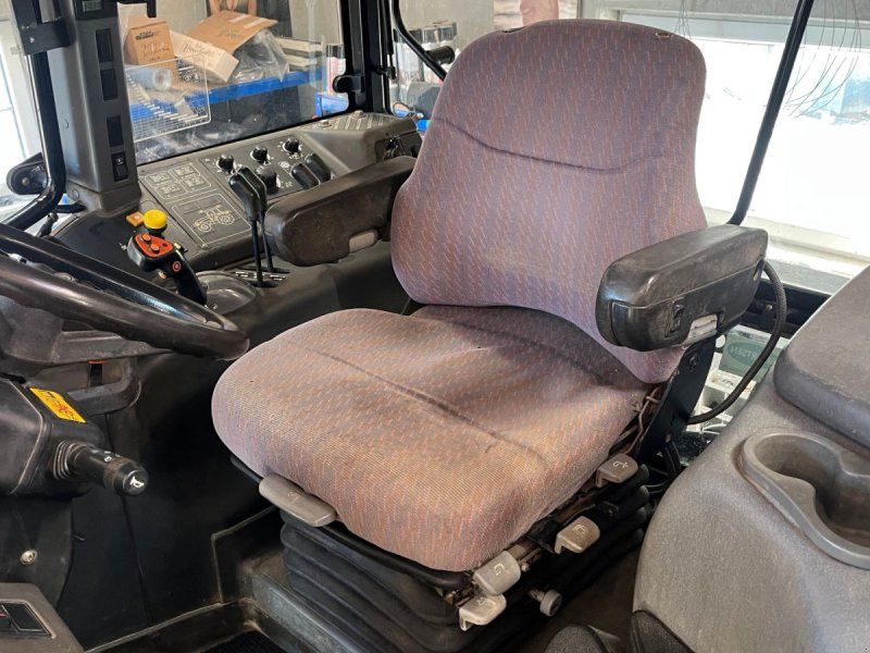 New Holland TM 150 Frontlift + Supersteer