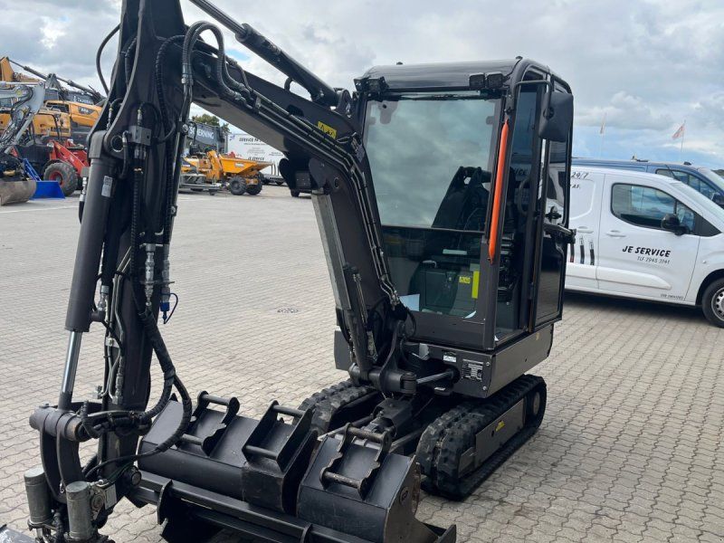 Volvo EC20E Tiltman, centralsmørring og skovlpakke.