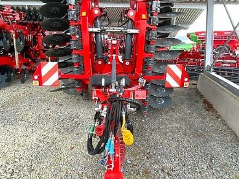 Unia Ares XL H 6 Kurz mit Fahrgestell 6m Doppel U-Walze