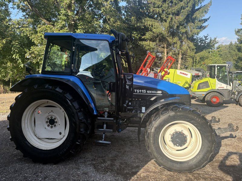 New Holland TS115