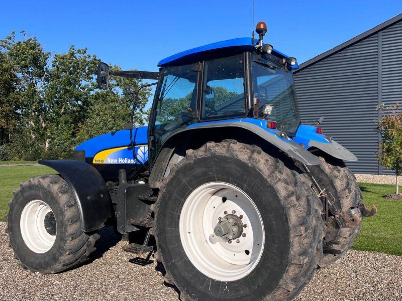 New Holland TM190